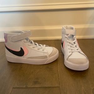 BRAND NEW Pink & Black Kids Nike Blazers